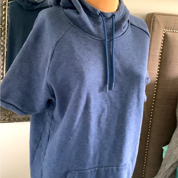 SWEATSHIRT HOODIE SHORT SLEEVES NAVY BLUE SIZE MED - Picture 3 of 5